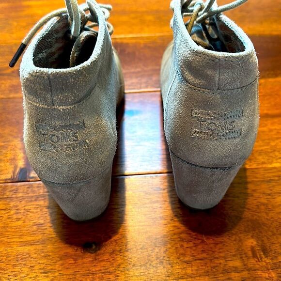 Tom’s Wedge Lace-up Boot - Picture 7 of 7